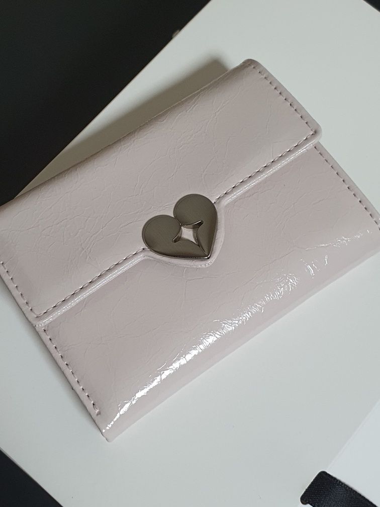 MUSINSA | fennec HEARTY FLAP WALLET - BLOSSOM