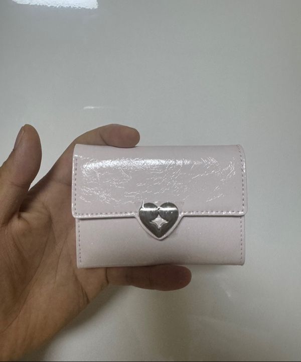 MUSINSA | fennec HEARTY FLAP WALLET - BLOSSOM