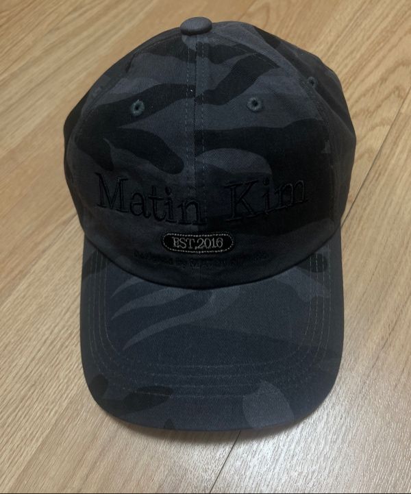 無料配送 ◆ MATIN KIM ◆ CAMOUFLAGE LOGO BALL CAP MUSINSA | MATIN KIM CAMOUFLAGE LOGO BALL CAP IN CHARCOAL