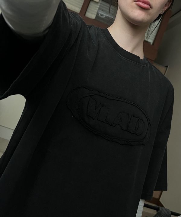 Tシャツ・カットソー DIMITRI BLACK VLAD Cut-Off Applique Short Sleeve T-Shirt Pig MUSINSA公式 | DIMITRI BLACK VLAD Cut-off Applique Short