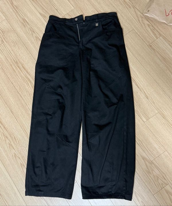 ★ROCKCAKE★ EYELET R POCKET CURVED PANTS MUSINSA | ROCKCAKE Eyelet R Pocket Curved Pants - Black