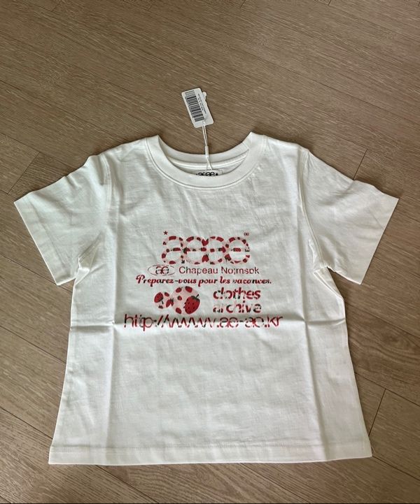 AEAE★韓国★人気★WEB LOGO CROP T-SHIRTS STRAWBERRY CAMO AEAE☆韓国☆人気☆WEB LOGO CROP T-SHIRTS STRAWBERRY CAMO