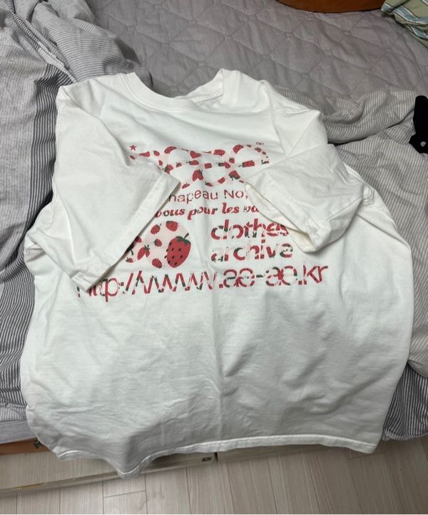 MUSINSA公式 | AEAE WEB LOGO T-SHIRTS [STRAWBERRY]