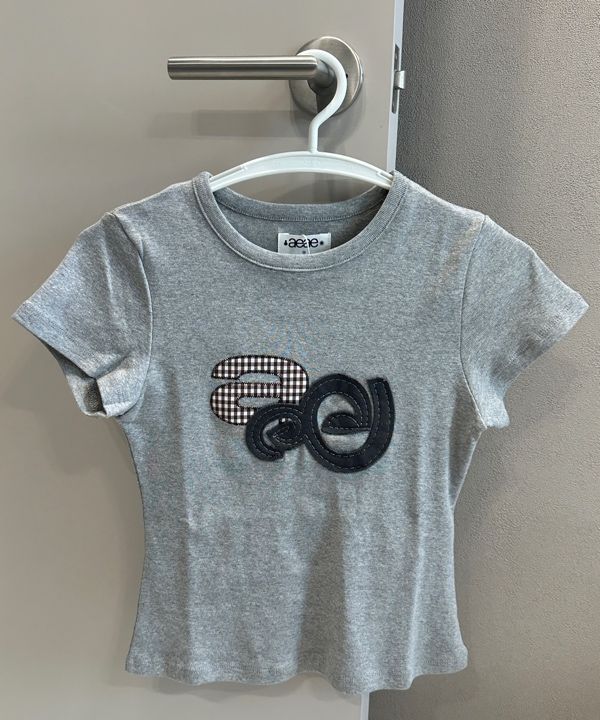 MUSINSA公式 | AEAE APPLIQUE LOGO TEE [WHITE]