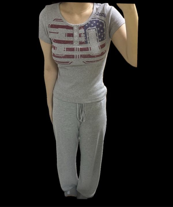●大人気【AEAE】USA BANNER HENLY NECK TEE 半袖Tシャツ 95.png?v=1746072608