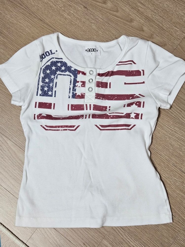 ★早期完売★aeae★USA BANNER HENLY NECK TEE★日本未入荷★ USA BANNER HENLY NECK TEE（Tシャツ/カットソー）｜aeae