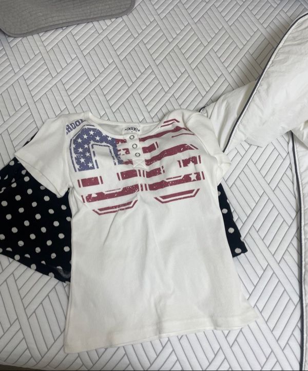 MUSINSA公式 | AEAE USA BANNER HENLY NECK TEE [WHITE]