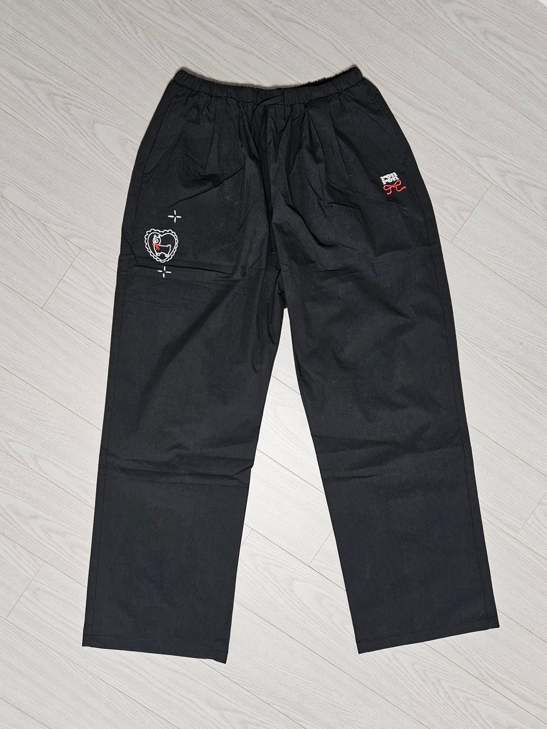 ★2025SS新作★RONRON★POINT EMBROIDERED NYLON PANTS MUSINSA | RONRON POINT EMBROIDERED BANDING PANTS BLACK