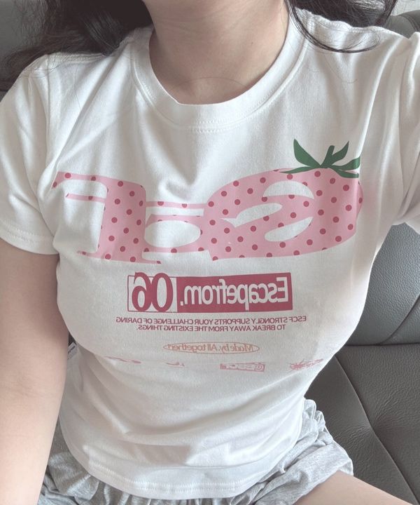MUSINSA公式 | ESCAPEFROM Strawberry Dot ESCF Logo Collage