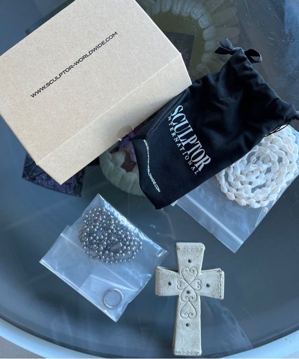 無料配送 ◆ SCULPTOR ◆ Cross Suede Strap Wallet Raw Cross Suede Strap Wallet Raw – Sculptor