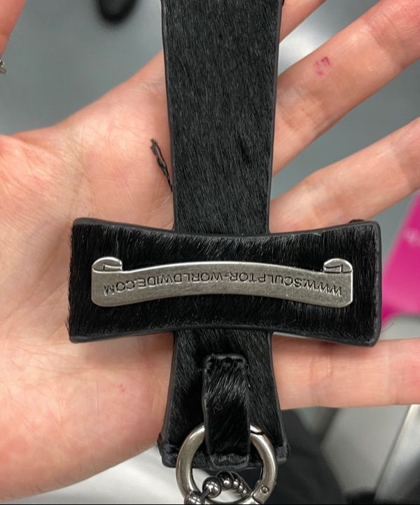 【SCULPTOR】韓国人気★ Cross Hair On Strap Wallet Cross Hair On Strap Wallet White – SCULPTOR JAPAN