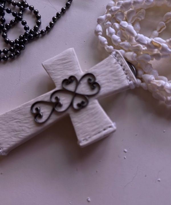 MUSINSA | SCULPTOR Cross Hair On Strap Wallet White