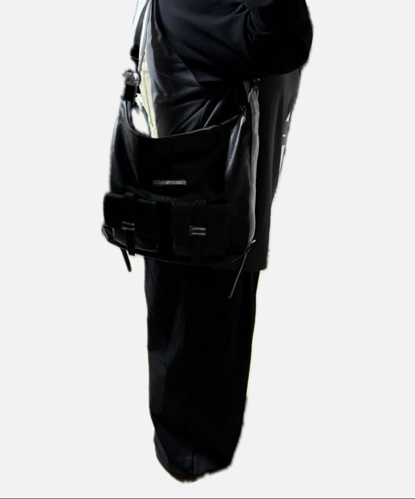 MUSINSA公式 | MATIN KIM DOUBLE POCKET TWO WAY BAG IN BLACK