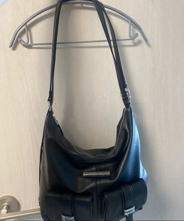 MATINKIM ダブルポケット 2way bag BLACK DOUBLE POCKET TWO WAY BAG IN BLACK – Matin Kim