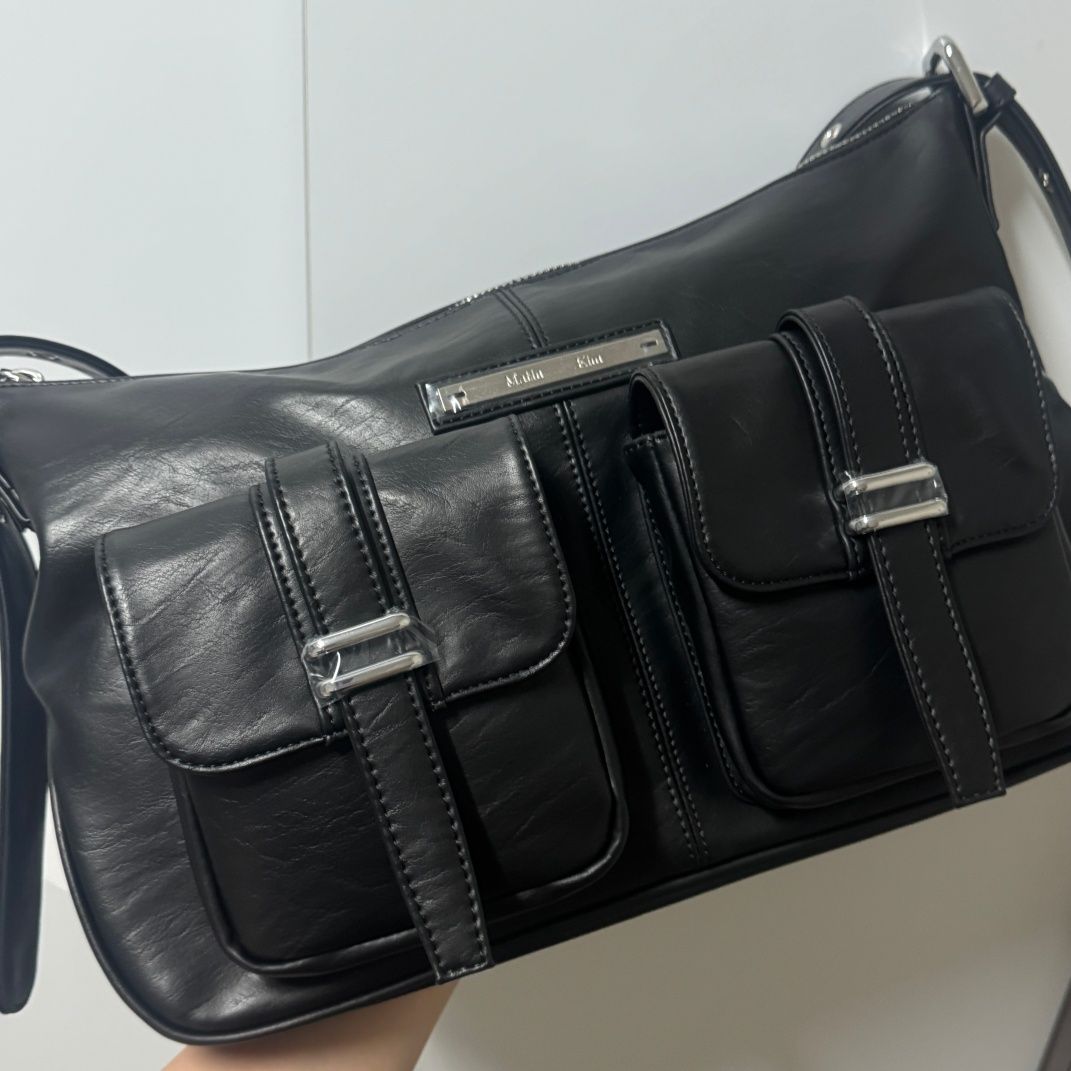 MATIN KIM ■ DOUBLE POCKET SHOULDER BAG DOUBLE POCKET SHOULDER BAG IN BLACK – Matin Kim