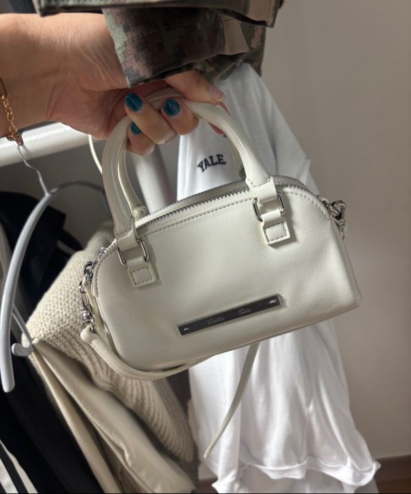 MUSINSA公式 | MATIN KIM DOUBLE ZIPPER MINI CROSS BAG IN WHITE
