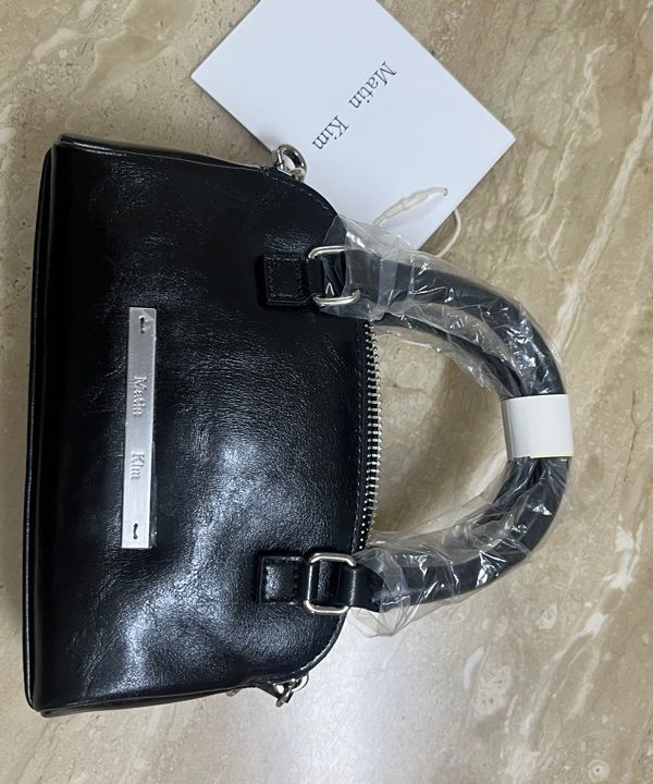 MUSINSA公式 | MATIN KIM DOUBLE ZIPPER MINI CROSS BAG IN BLACK