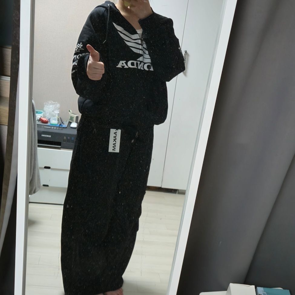 MUSINSA | AAKAM Knee Pin-tuck Studded Cotton Pants (Black)