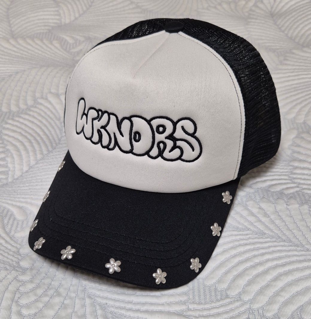 MUSINSA | WKNDRS FLORAL TRUCKER CAP (L.KHAKI)