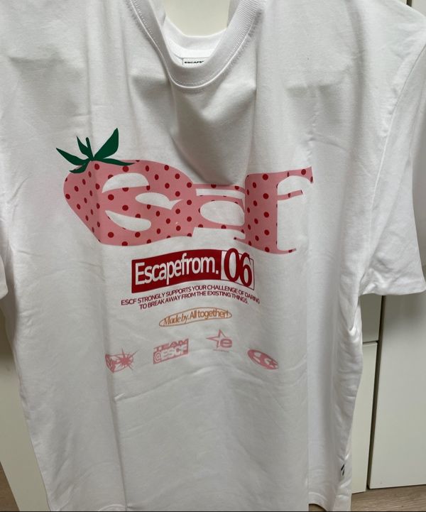 Tシャツ・カットソー ESCAPEFROM GRADATION ESCF LOGO COLLAGE PRINT OVERFIT T-shirt MUSINSA公式 | ESCAPEFROM Star Camo ESCF Logo Collage Print