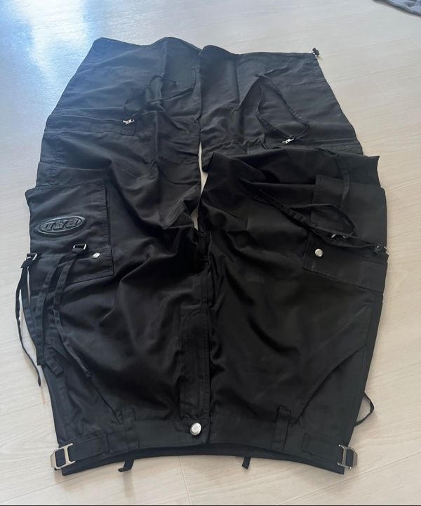 MUSINSA | BADBLOOD Squad Curved Cargo Pants - White