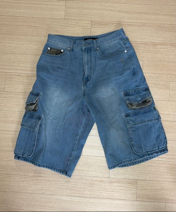 MUSINSA | AAKAM Camo Patch Bermuda Denim Cargo Pants (Blue)