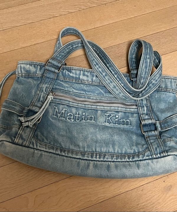 【Matin Kim】MATIN WASHED DENIM SQUARE BAG MATIN WASHED DENIM SQUARE BAG IN LIGHT BLUE – Matin Kim