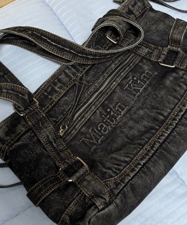 ★【MATIN KIM】 MATIN WASHED DENIM SQUARE BAG★ MATIN WASHED DENIM SQUARE BAG IN LIGHT BLUE – Matin Kim