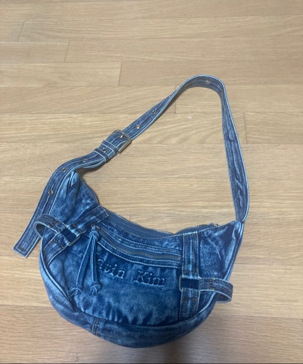 MUSINSA公式 | MATIN KIM MATIN WASHED DENIM MINI HOBO BAG IN BLUE