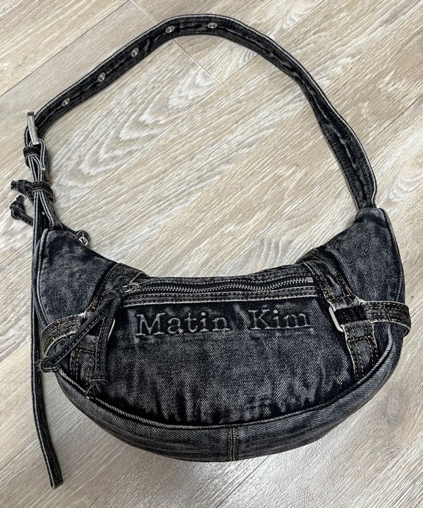 25SS人気 MATIN KIM MATIN WASHED DENIM MINI HOBO BAG 送料無料 MUSINSA | MATIN KIM MATIN WASHED DENIM MINI HOBO BAG IN BLUE