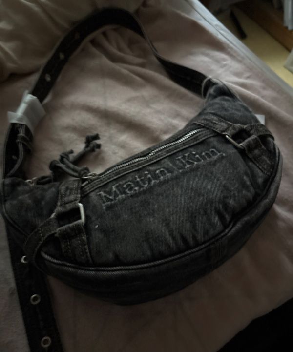 Matin Kim☆MATIN WASHED DENIM MINI HOBO BAG MATIN WASHED DENIM MINI HOBO BAG IN BLACK – Matin Kim