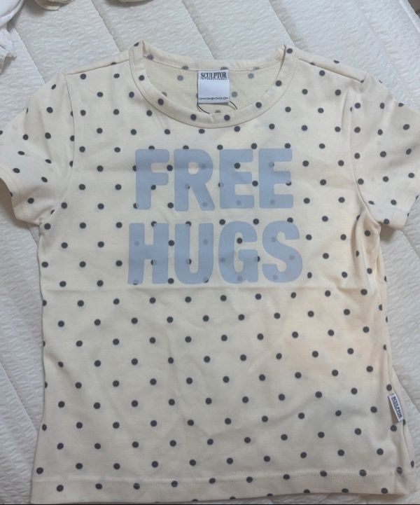 MUSINSA公式 | SCULPTOR Free Hugs Tee Raw