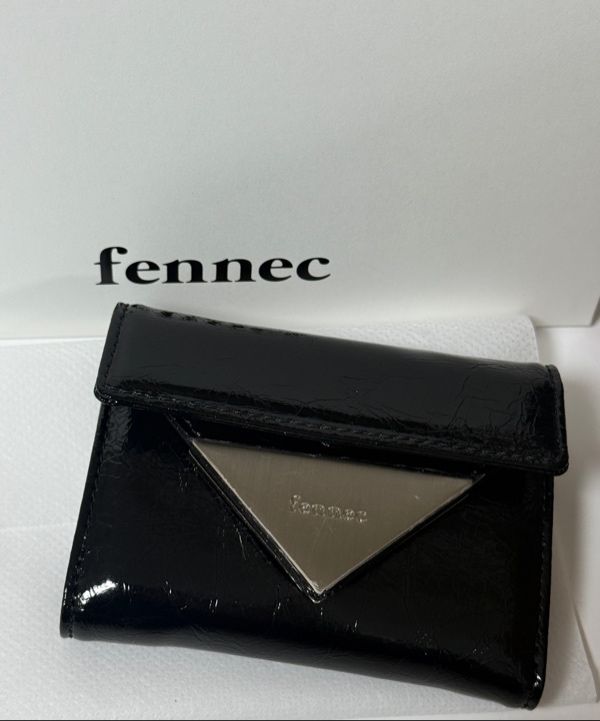 MUSINSA | fennec CRINKLE TRIANGLE DOCO WALLET - BLACK