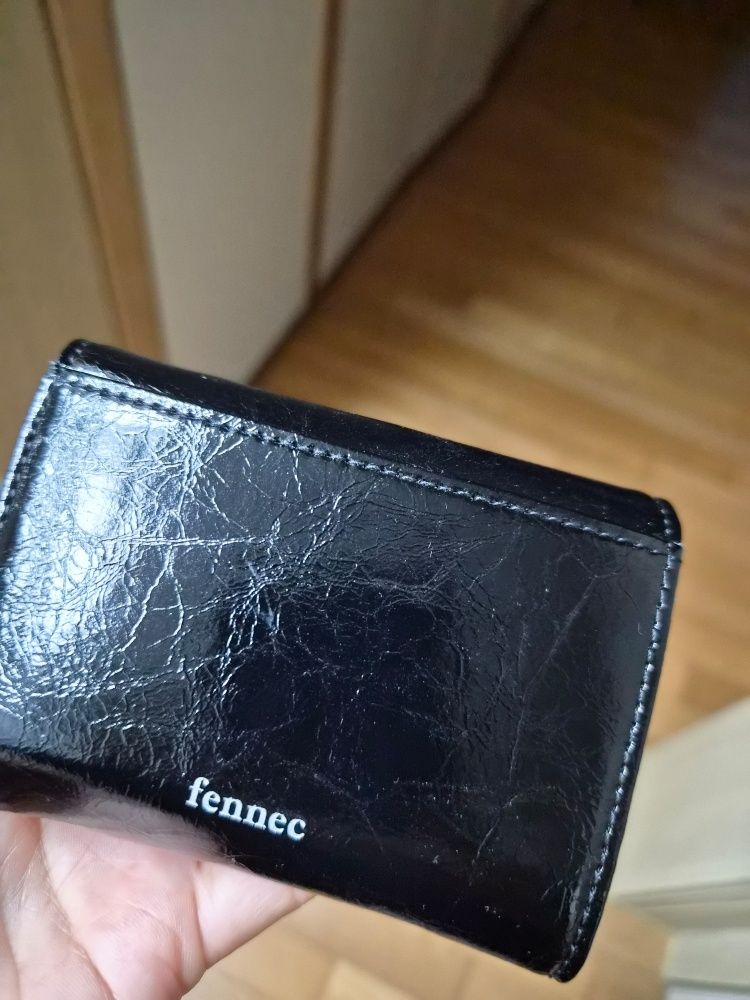 MUSINSA | fennec CRINKLE TRIANGLE DOCO WALLET - BLACK