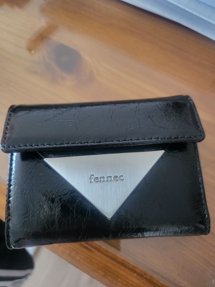 MUSINSA | fennec CRINKLE TRIANGLE DOCO WALLET - BLACK