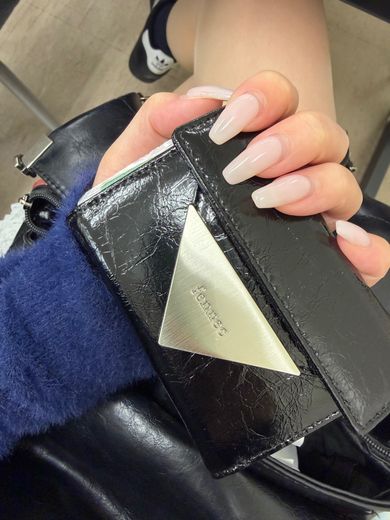 MUSINSA | fennec CRINKLE TRIANGLE DOCO WALLET - BLACK