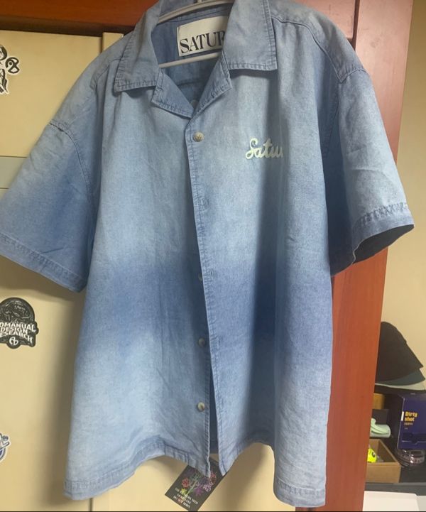[25SS/人気]★SATUR★Bon Voyage Denim Shirt★デニム半袖シャツ MUSINSA公式 | SATUR Bon Voyage Denim Shirt Light Blue