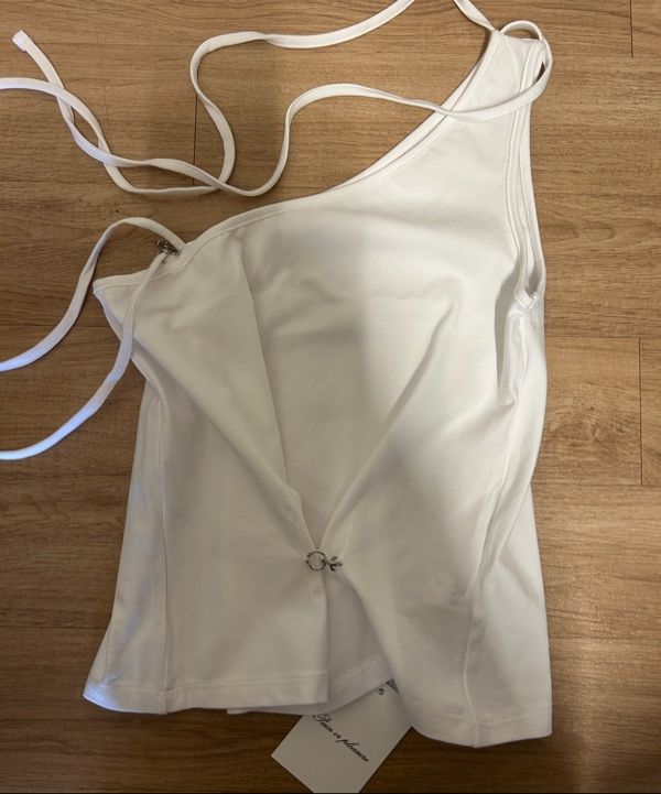 MUSINSA | PAINORPLEASURE RUBY HOOK TOP white