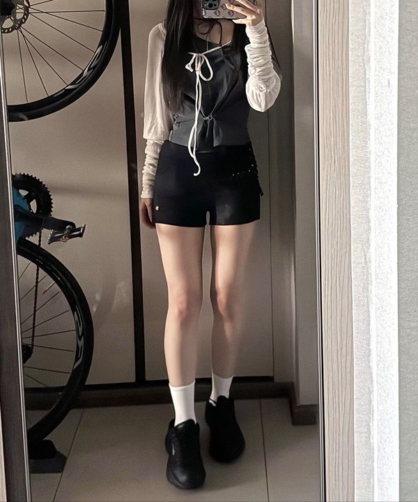 MUSINSA | PAINORPLEASURE RUBY HOOK TOP charcoal