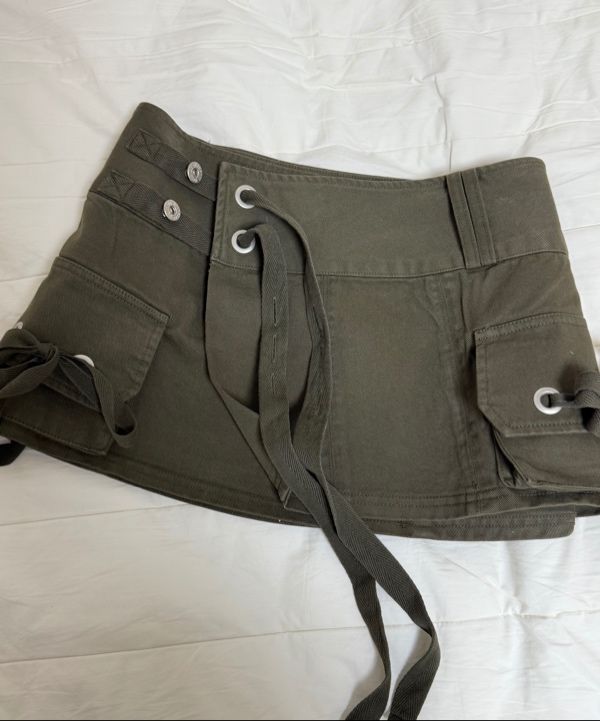 ミニスカート PAIN OR PLEASURE TINA BUCKLE CARGO SKIRT RM5B0142 PAIN OR PLEASURE ♥ TINA BUCKLE CARGO SKIRT /追跡付