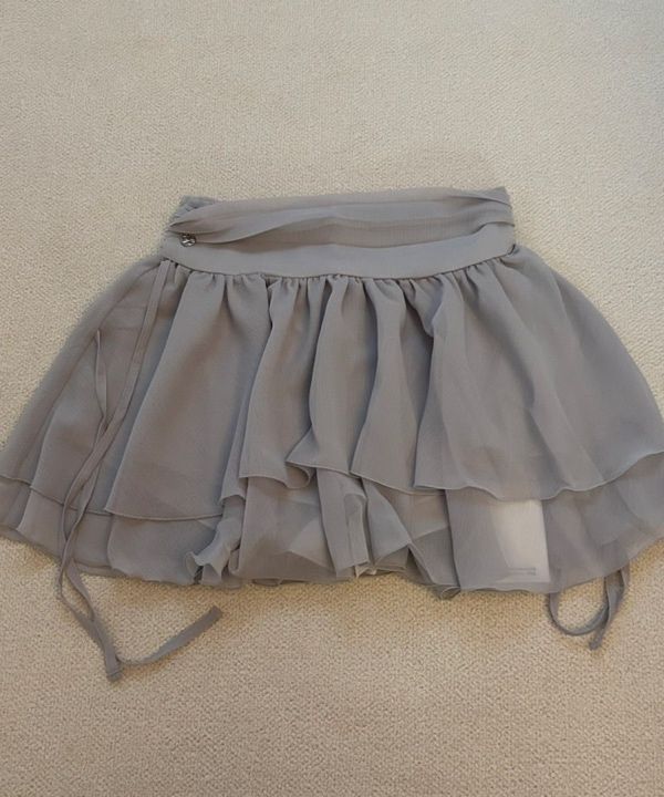 【韓国PAIN OR PLEASURE】MAGNOLIA FRILL SKIRT MUSINSA | PAINORPLEASURE MAGNOLIA FRILL SKIRT grey