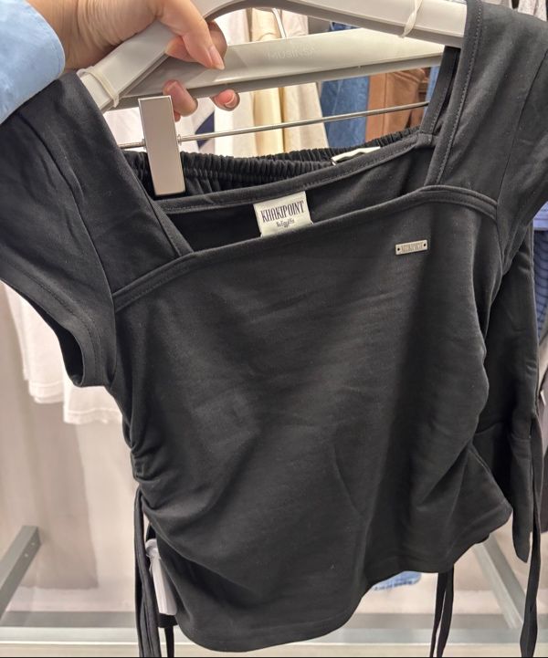 MUSINSA | KHAKIPOINT Ribbon Shirring T-shirt (black)