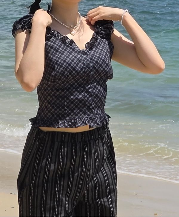 MUSINSA公式 | ROSÉ FRANTZ Frill Shirring Sleeveless [Black]
