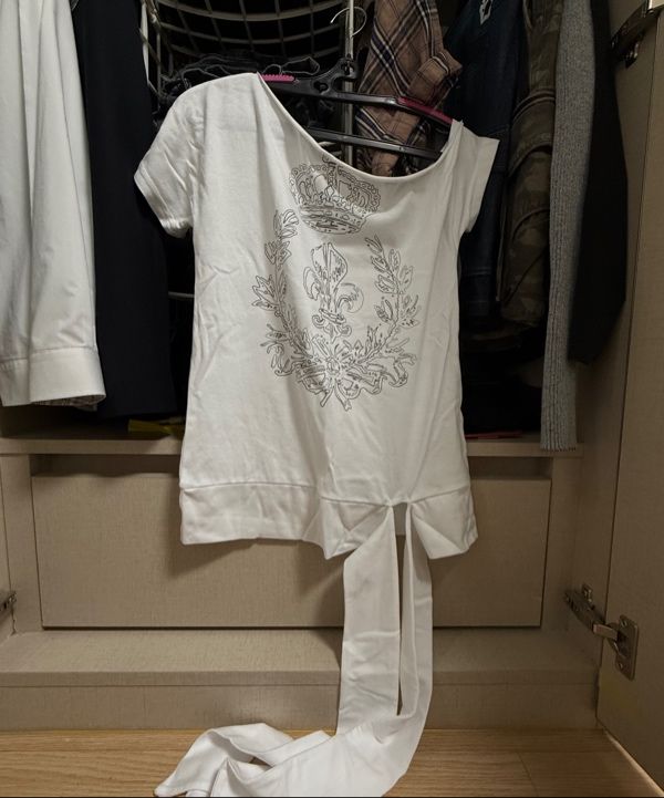 MUSINSA公式 | SCULPTOR Chateau Shithole Tie Tee White