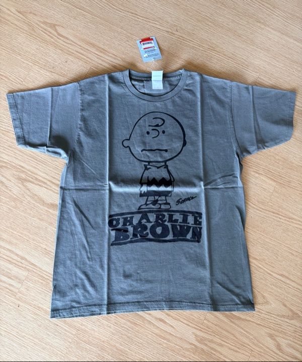 MUSINSA公式 | VTWO チャーリーブラウンピグメントTシャツ (カーキ)