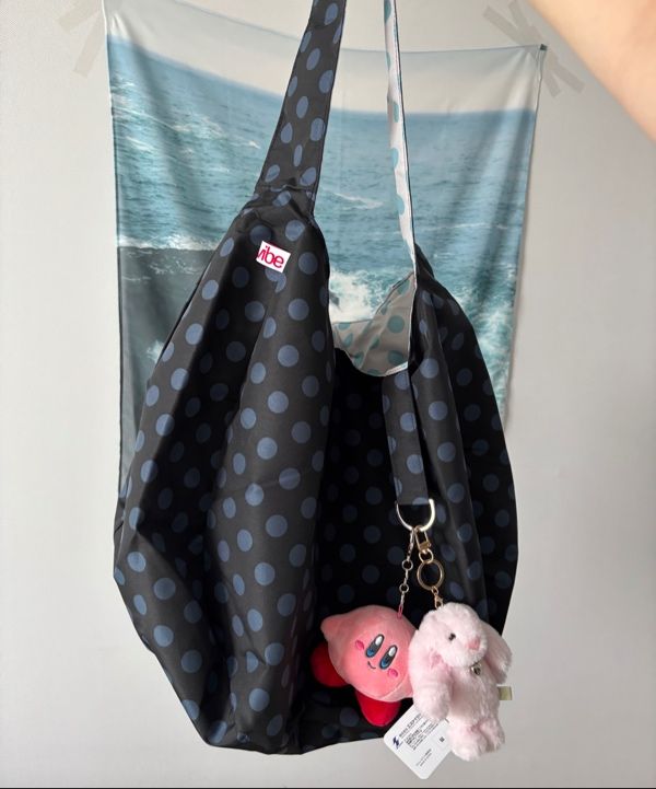 【ITZAVIBE】25ss REVERSIBLE DOT BAG REVERSIBLE DOT BAG - ITZAVIBE | 60% - Asian Fashion Online Store