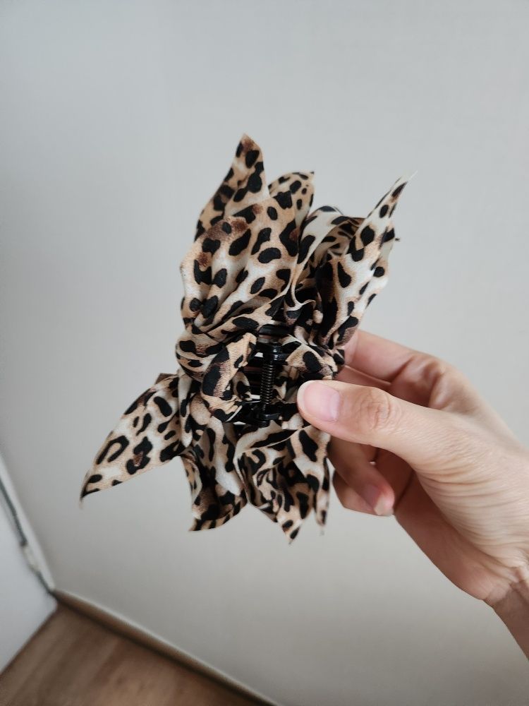 ☆TATIANA☆ Fleet Leopard Hair Crow Clip HB2268 MUSINSA | TATIANA Leopard Butterfly Hair Crow Clip HB2270