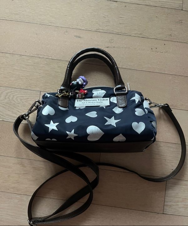 MUSINSA公式 | THEMUSEUMVISITOR HEART STAR CRACK BOSTON BAG