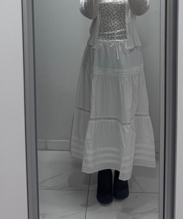 韓国アイドル着用【ROLAROLA】ROLAROLA LACE PINTUCK LONG SKIRT ROLAROLA LACE PINTUCK LONG SKIRT