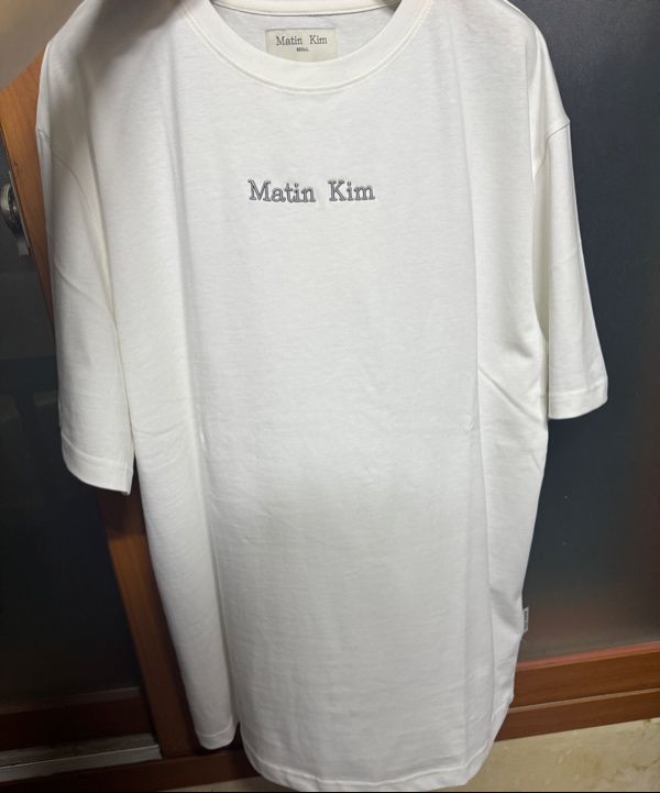 Tシャツ・カットソー [MATINKIM]embroidery small logo oversize top in white MUSINSA | MATIN KIM EMBROIDERY SMALL LOGO OVERSIZE TOP IN WHITE